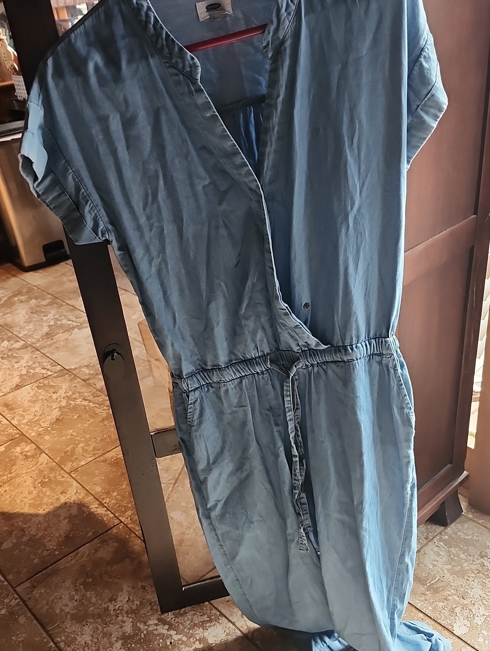 Old Navy Light Blue Chambray Sleeveless Button-Front Top